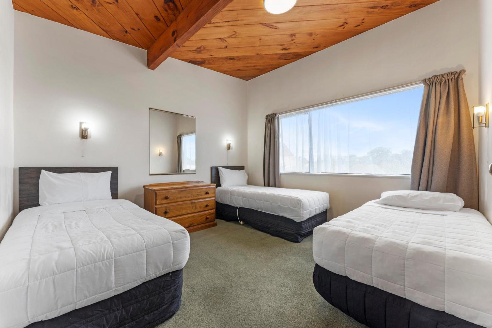 Coachman'S Lodge Motel Whanganui Bagian luar foto